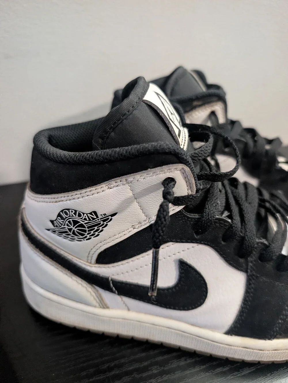 Jordan 1 Mid SE Diamond Black and White Size 8